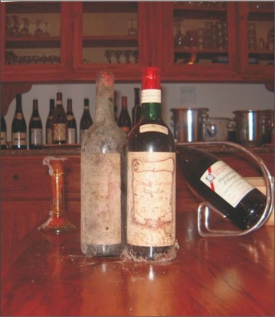 La prima bottigli di Montepulciano 1970, quella del 1971 e le ultime con le etichette di Santa Maria dell'Arco